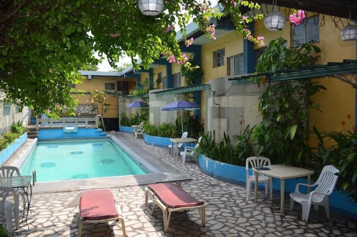 2 Hotel Saleh Angeles Esterno foto