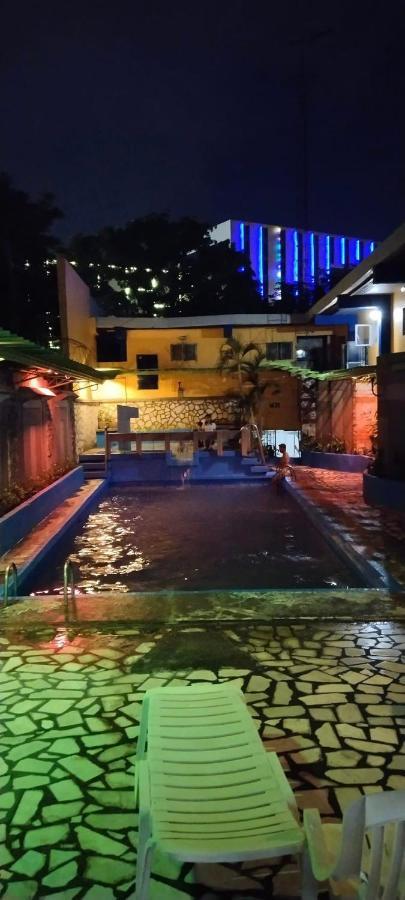 2 Hotel Saleh Angeles Esterno foto