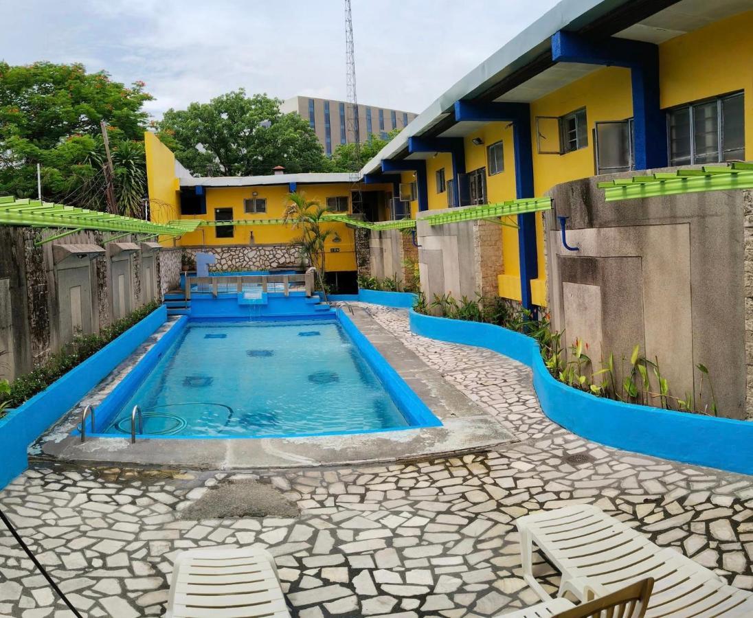 2 Hotel Saleh Angeles Esterno foto