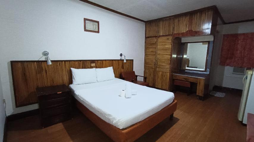 2 Hotel Saleh Angeles Esterno foto