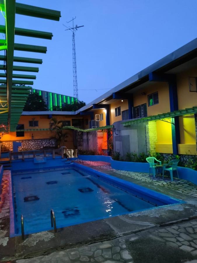 2 Hotel Saleh Angeles Esterno foto
