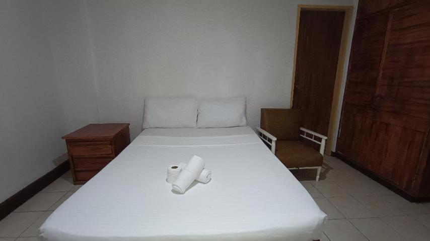2 Hotel Saleh Angeles Esterno foto