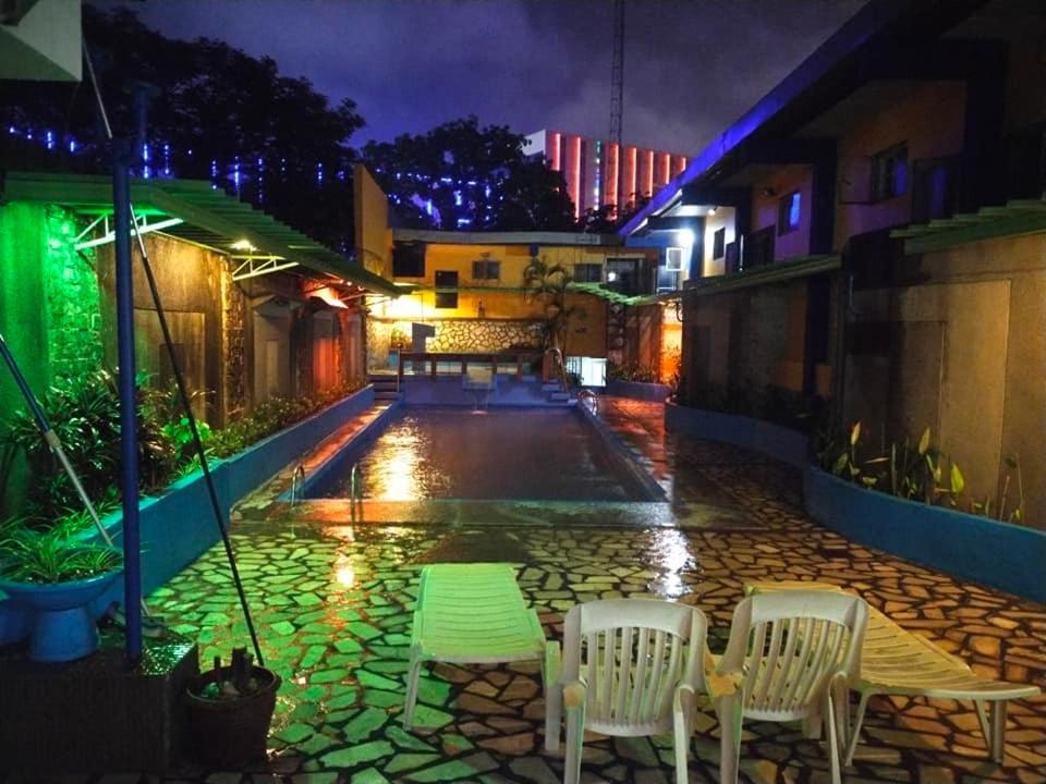 2 Hotel Saleh Angeles Esterno foto