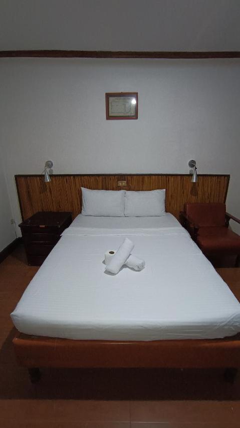 2 Hotel Saleh Angeles Esterno foto