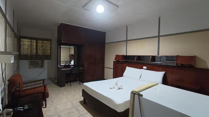 2 Hotel Saleh Angeles Esterno foto