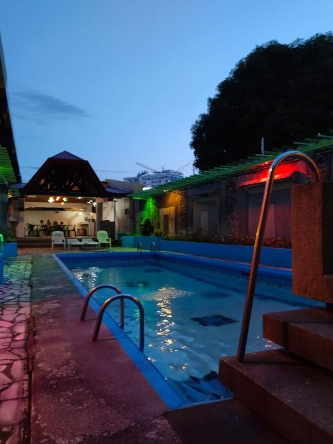 2 Hotel Saleh Angeles Esterno foto